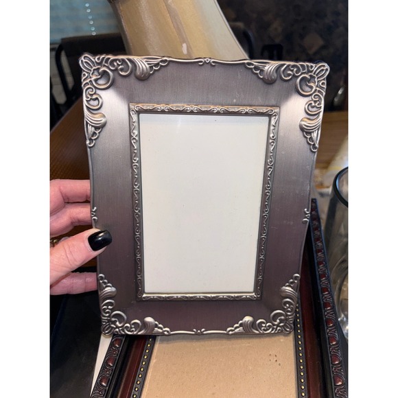 Ornate Pewter Silver Metal 4x6 Picture Frame Vintage Scroll Filigree Tabletop - Picture 2 of 3